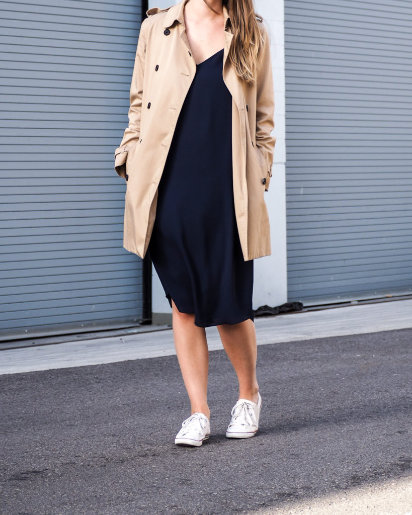 Grey dress with outlet sneakers