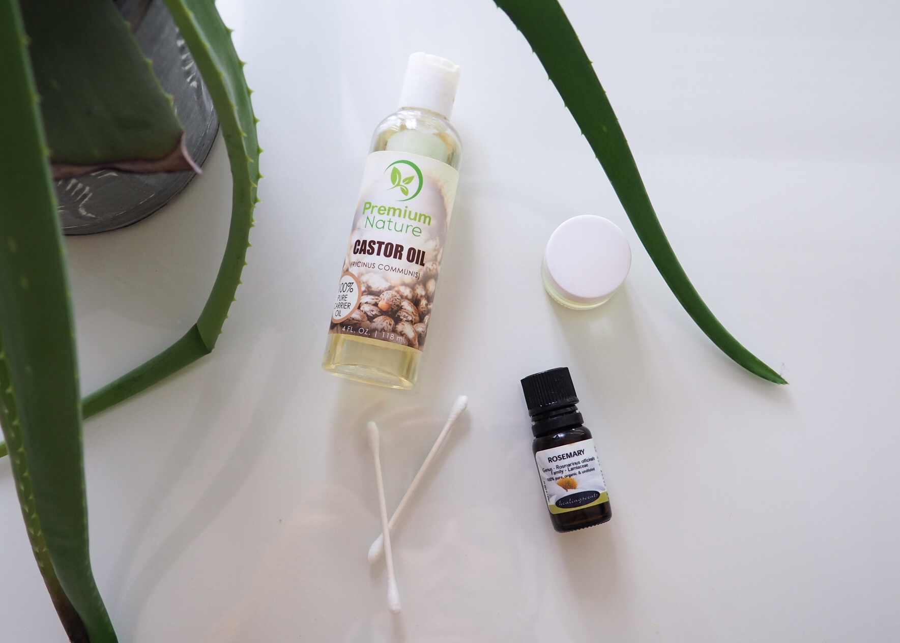 DIY Natural Brow Growth Serum