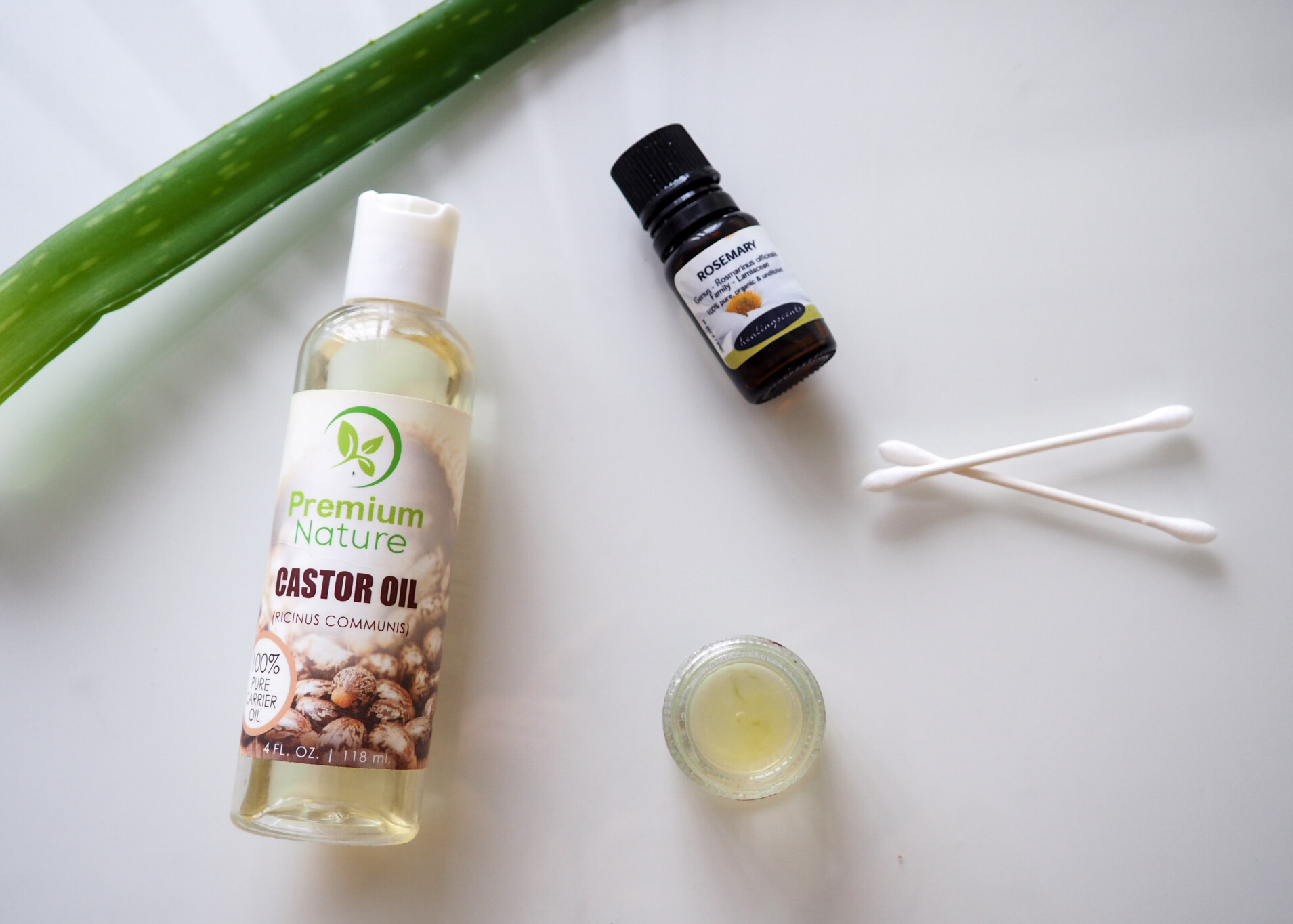 DIY Natural Brow Growth Serum