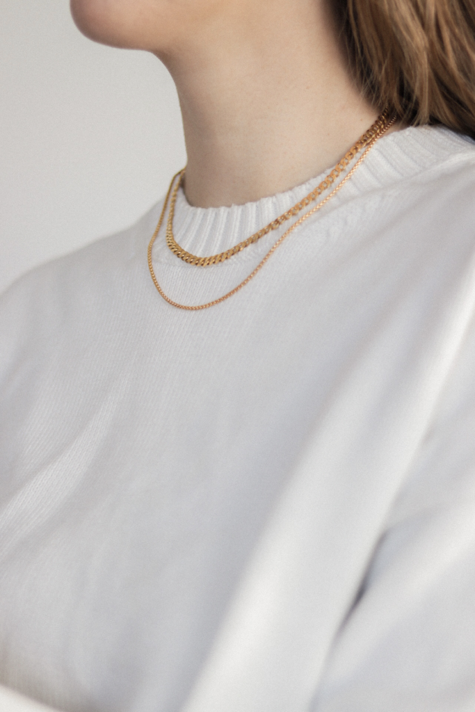 How to Layer Necklaces featuring Rellery - Emily Lightly
